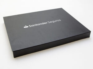 Kit lanzamiento Santander Seguros cajas-santander-1-1