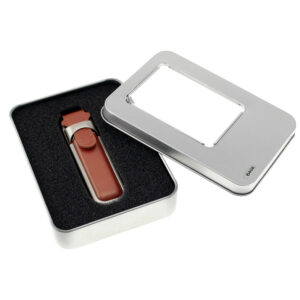 Pendrive de metal y cuero personalizable, vista 3