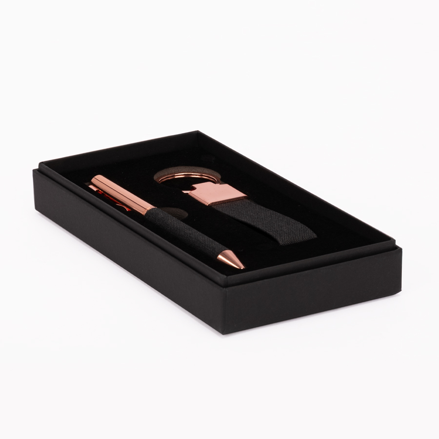 Set de regalo mine negro con detalles encobrizados. 1 Set de regalo mine negro con detalles encobrizados.