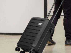 alt promocional publicitario carry on nomawalk k10 negro contexto jpg