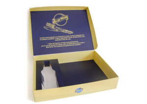 Caja influencer blue moon personalizable, con empaque