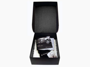 Lanzamiento Mercedes Benz_cajas_54_logotipo_personalizado_02