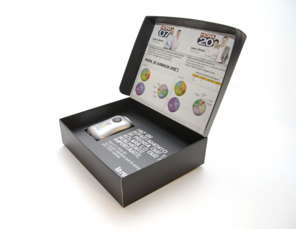 Caja campaña de medios La Red_cajas_46_logotipo_personalizado_04